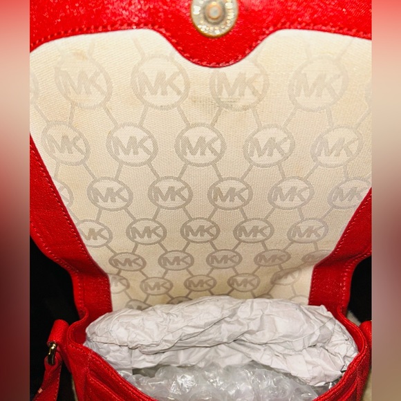 Micheal Kors messenger bag - Picture 6 of 6